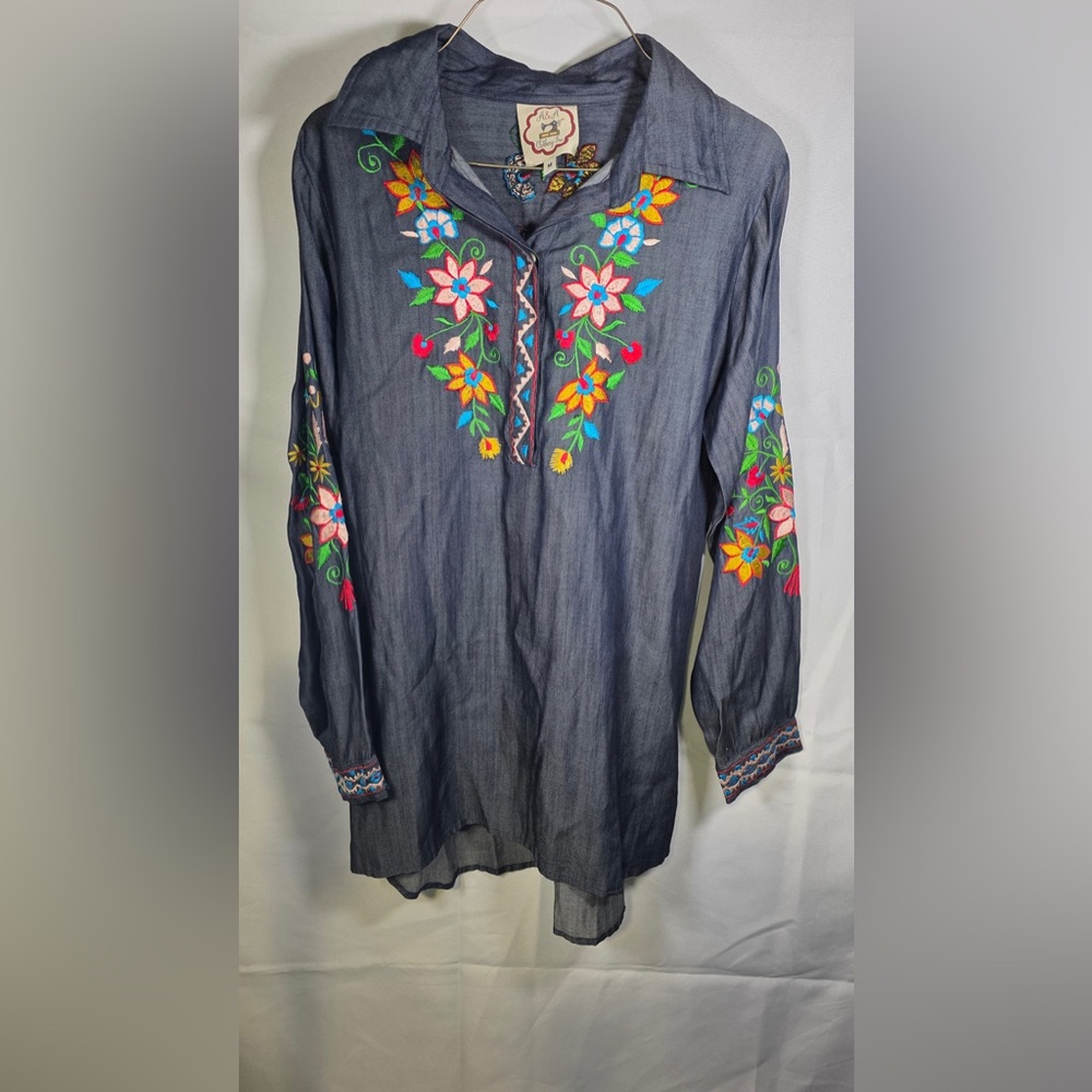 A&A Clothing Store Denim Tunic Blouse With Colorful Floral Embroidery Size Med